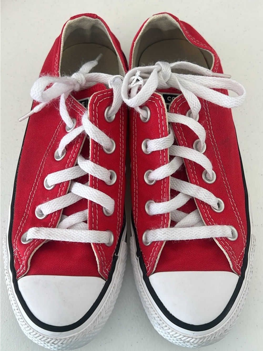 Converse Chuck Taylor All Star Low Top - Red (Size 6) ❤️